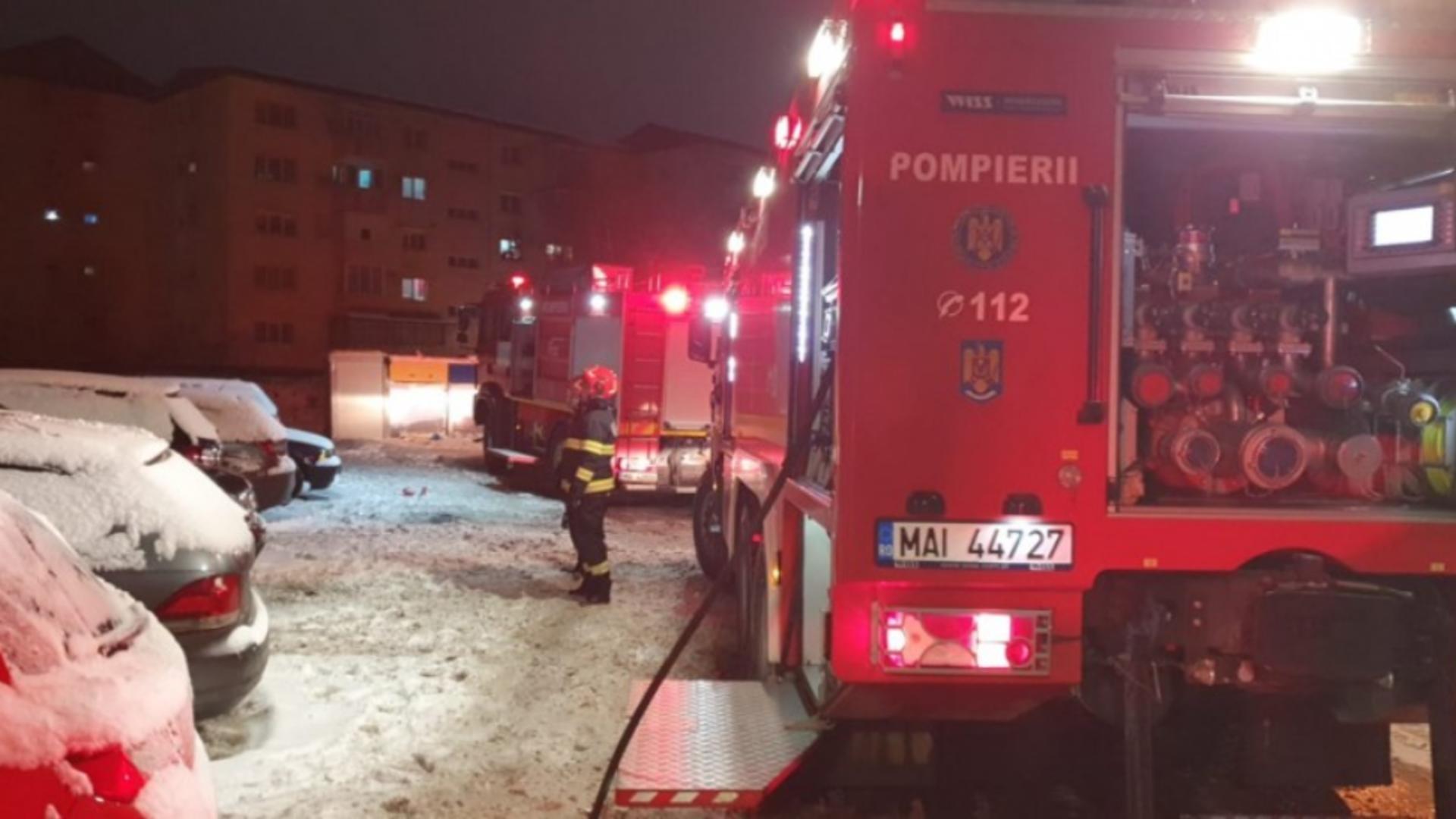 Explozie urmată de incendiu într-un apartament din Zalău. Planul Roșu de Intervenție, activat
