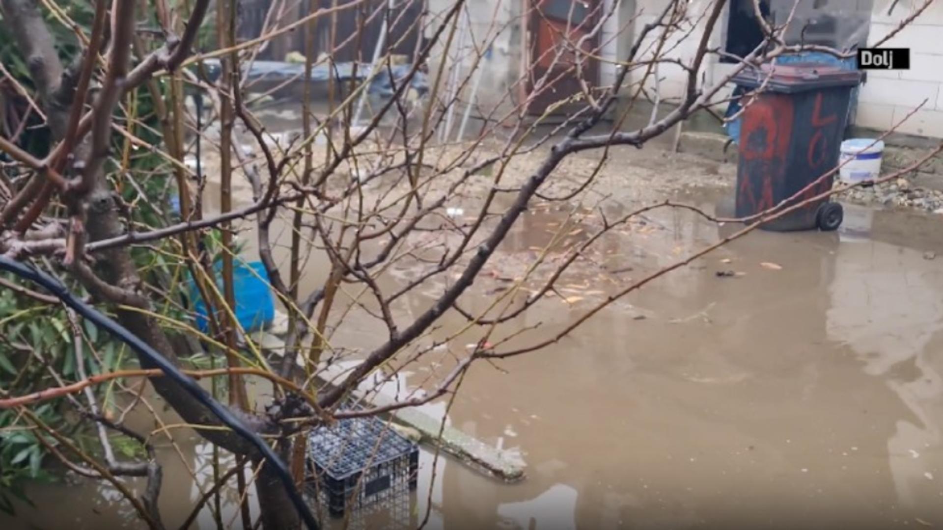 Vreme extremă în țară. Inundații puternice după ninsori