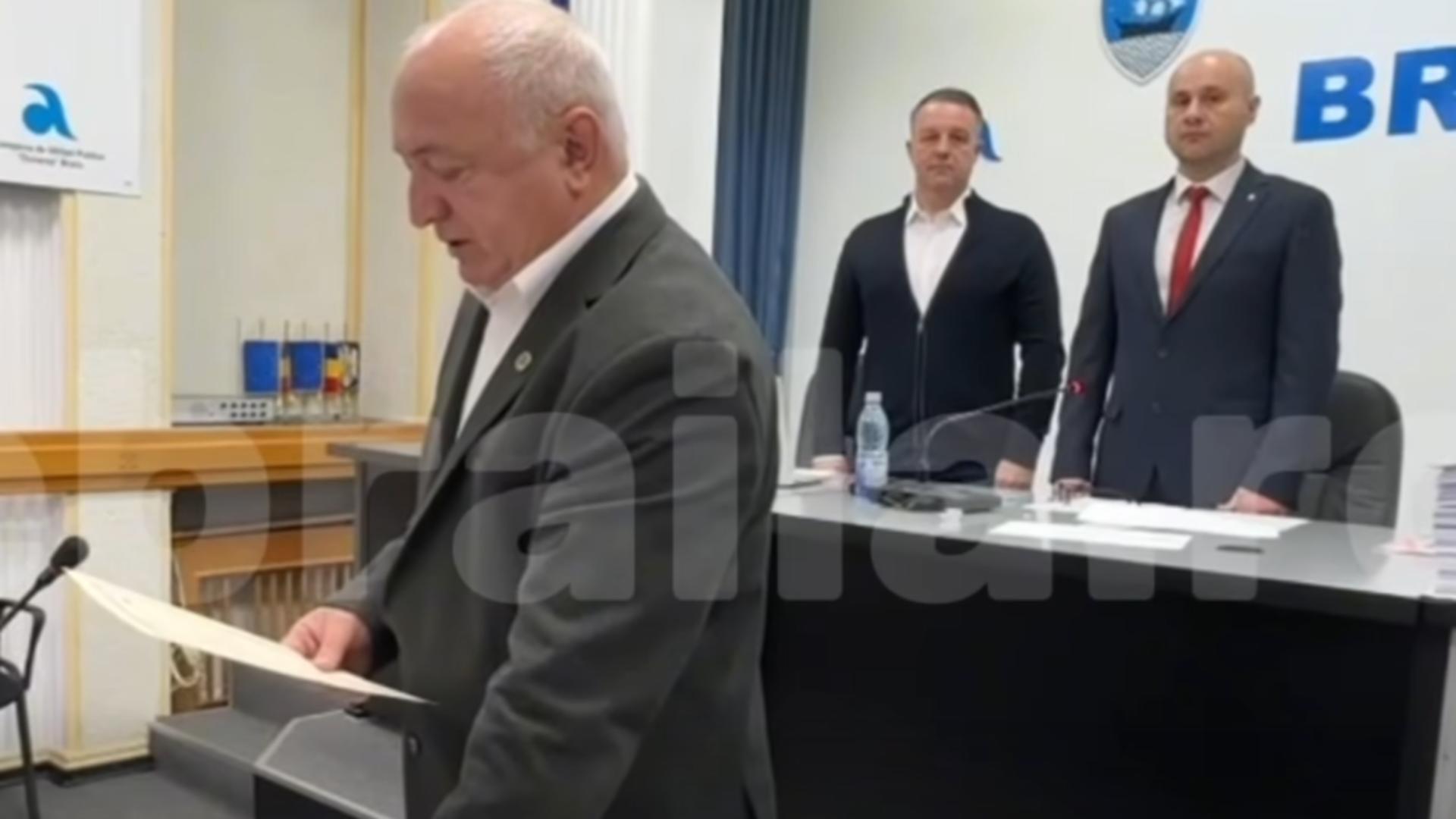 Bătaie de joc în Consiliul Local Brăila. Foto: Facebook