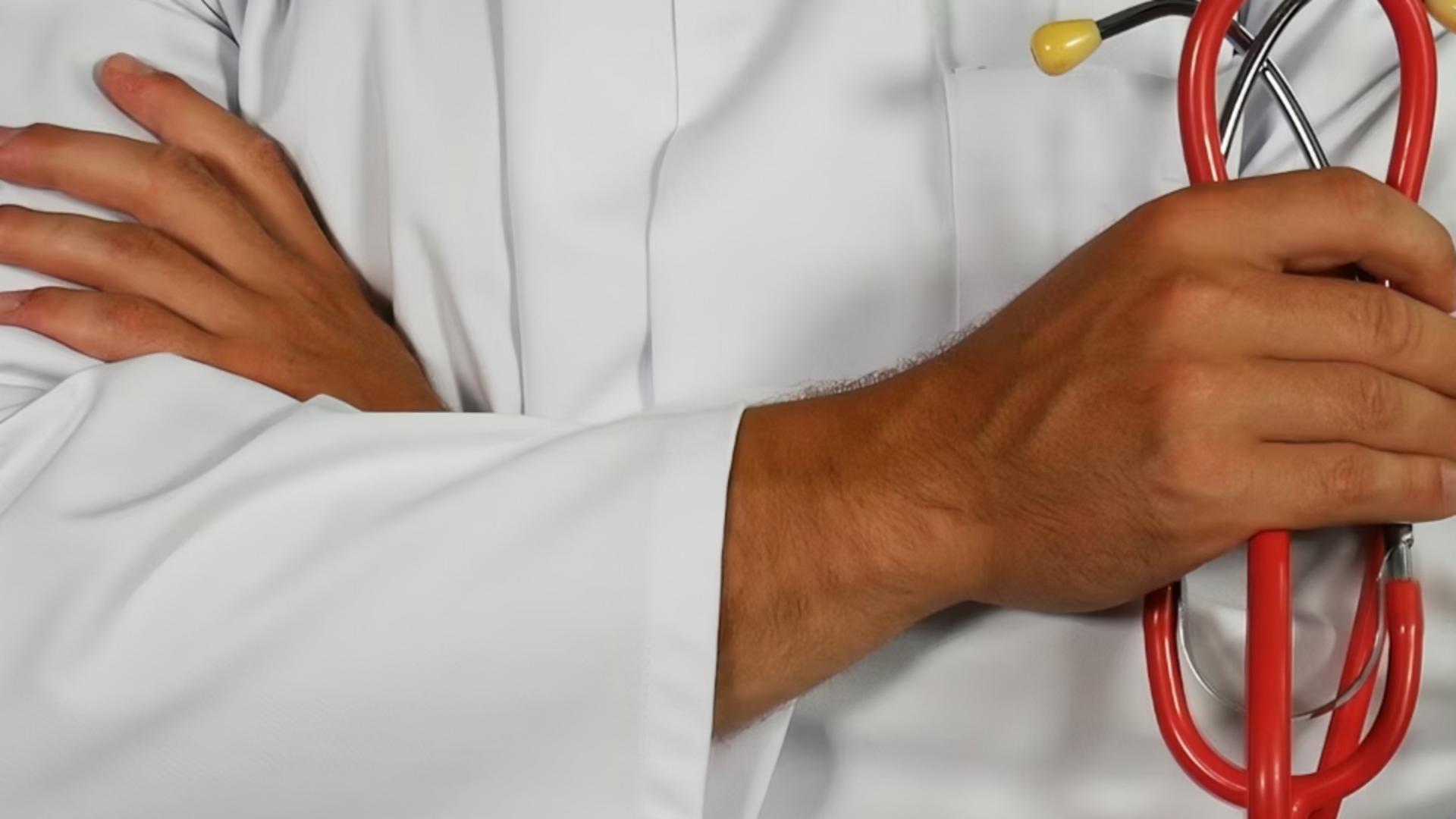 Medicii din Constanța nu pot sta în picioare în timpul gărzilor, dar pot merge la sală. Reacția ministrului Sănătății.