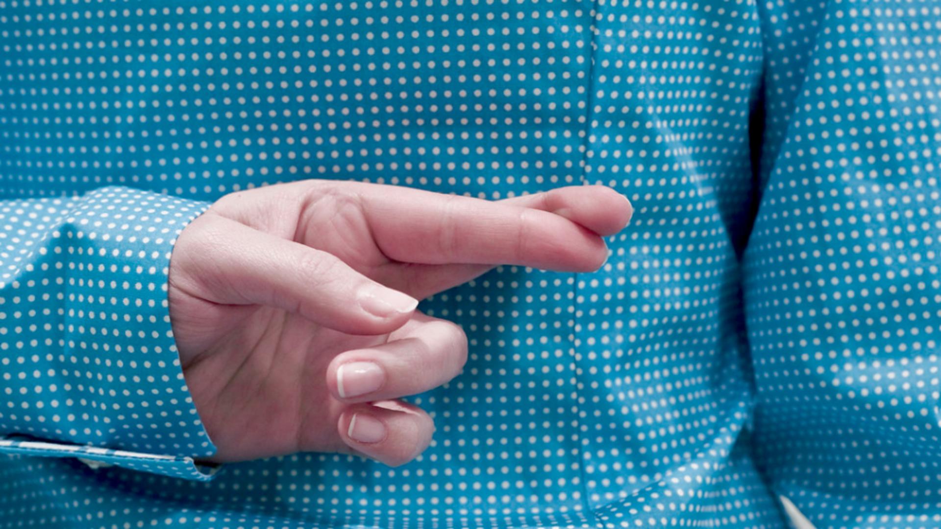 Cum știi că te minte. Secretele care îi demască pe mincinoși. Ce transmite comunicarea non-verbală