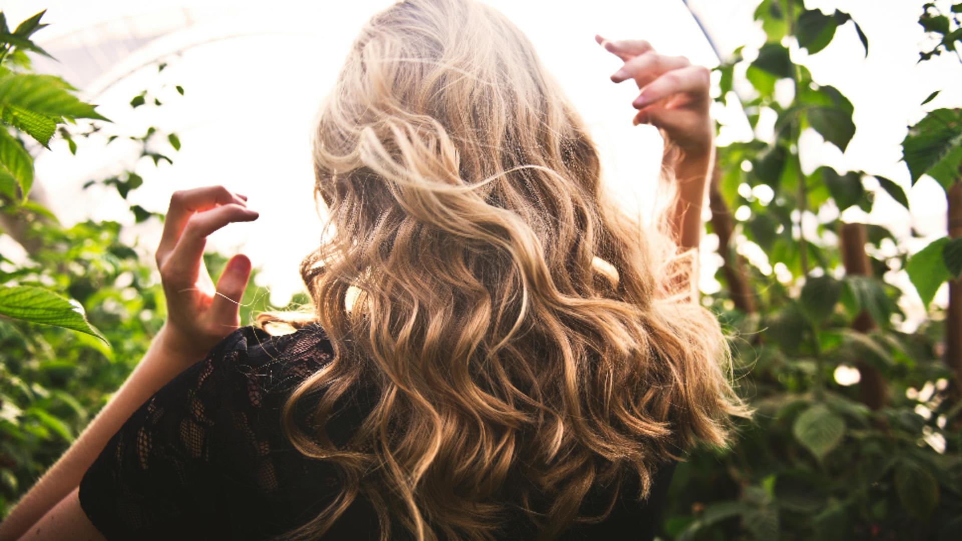 Remedii naturale pentru un scalp mai sănătos. Ce recomandă specialiștii