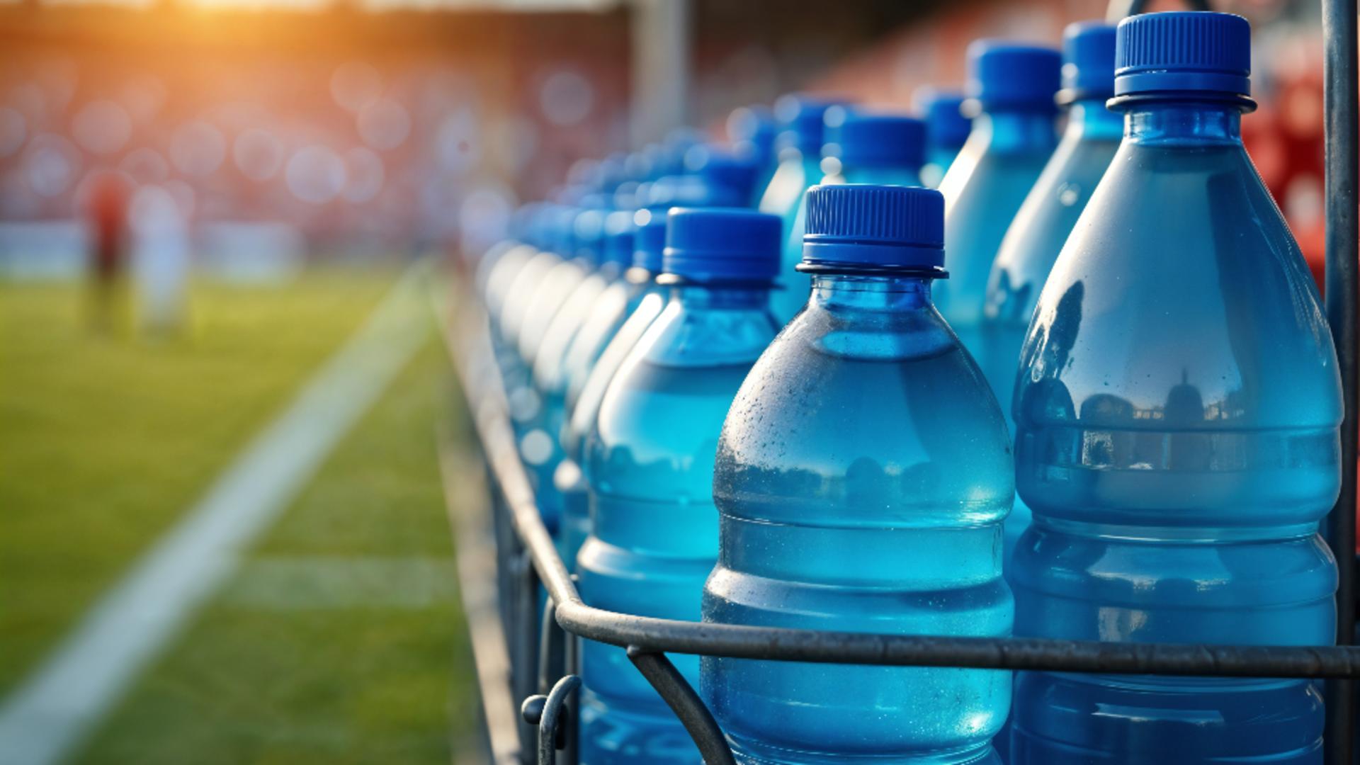 Se schimbă sticlele PET. După capacul nedetașabil, UE impune acum o nouă regulă