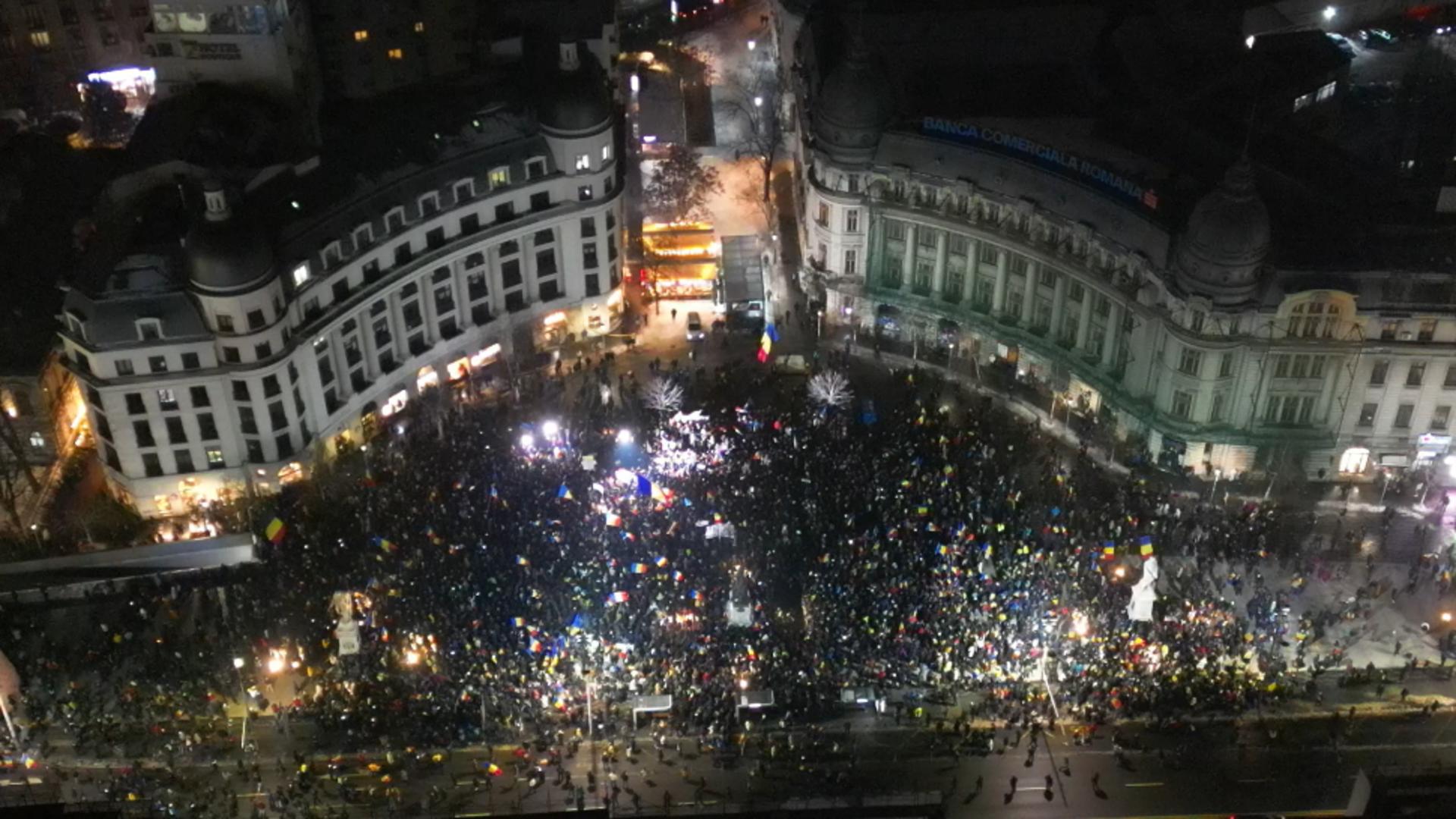 Aspecte de la protestul din Piața Universității (Inquam Photos/Octav Gane) 