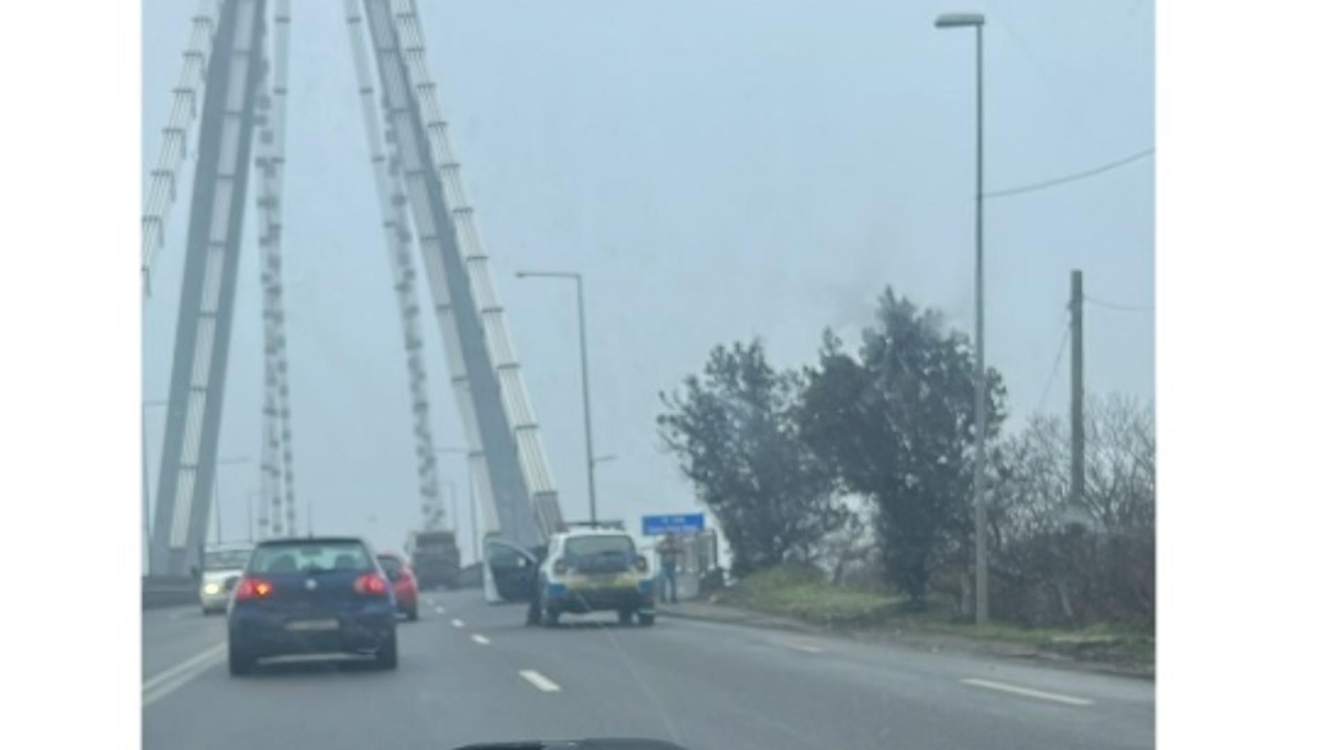 Alertă pe podul de la Agigea! O persoană s-ar fi aruncat în Dunăre. Scafandrii au întrerupt căutările fără să găsească nimic - VIDEO