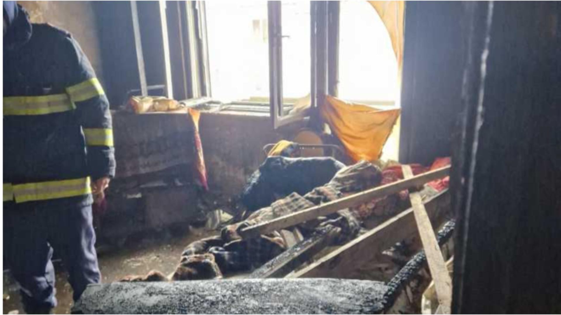 Tragedie în Hunedoara. O femeie a murit intoxicată cu fum, în urma unui incendiu