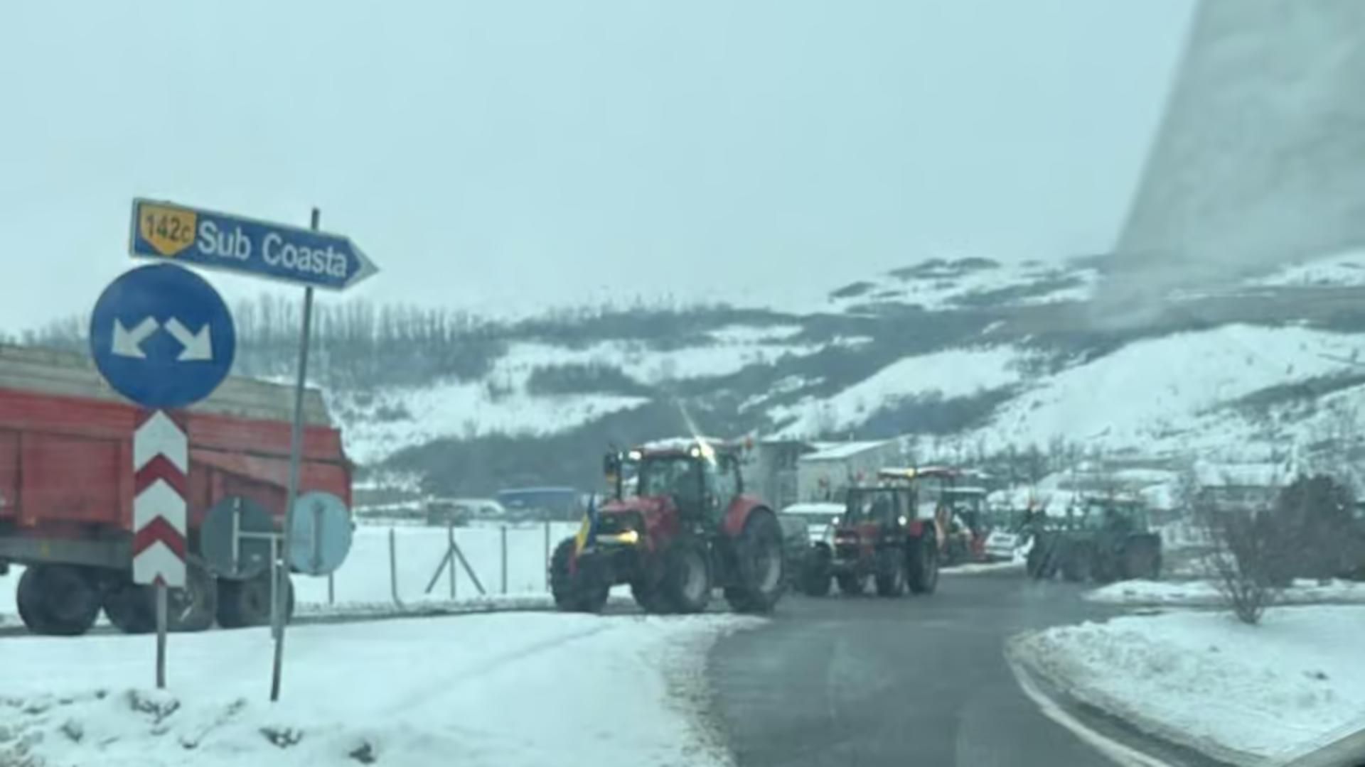 Proteste ale fermierilor în toată țara. Oamenii au ieșit în stradă cu utilajele, nemulțumiți de măsurile lui Bolojan și acordul Mercosur - VIDEO