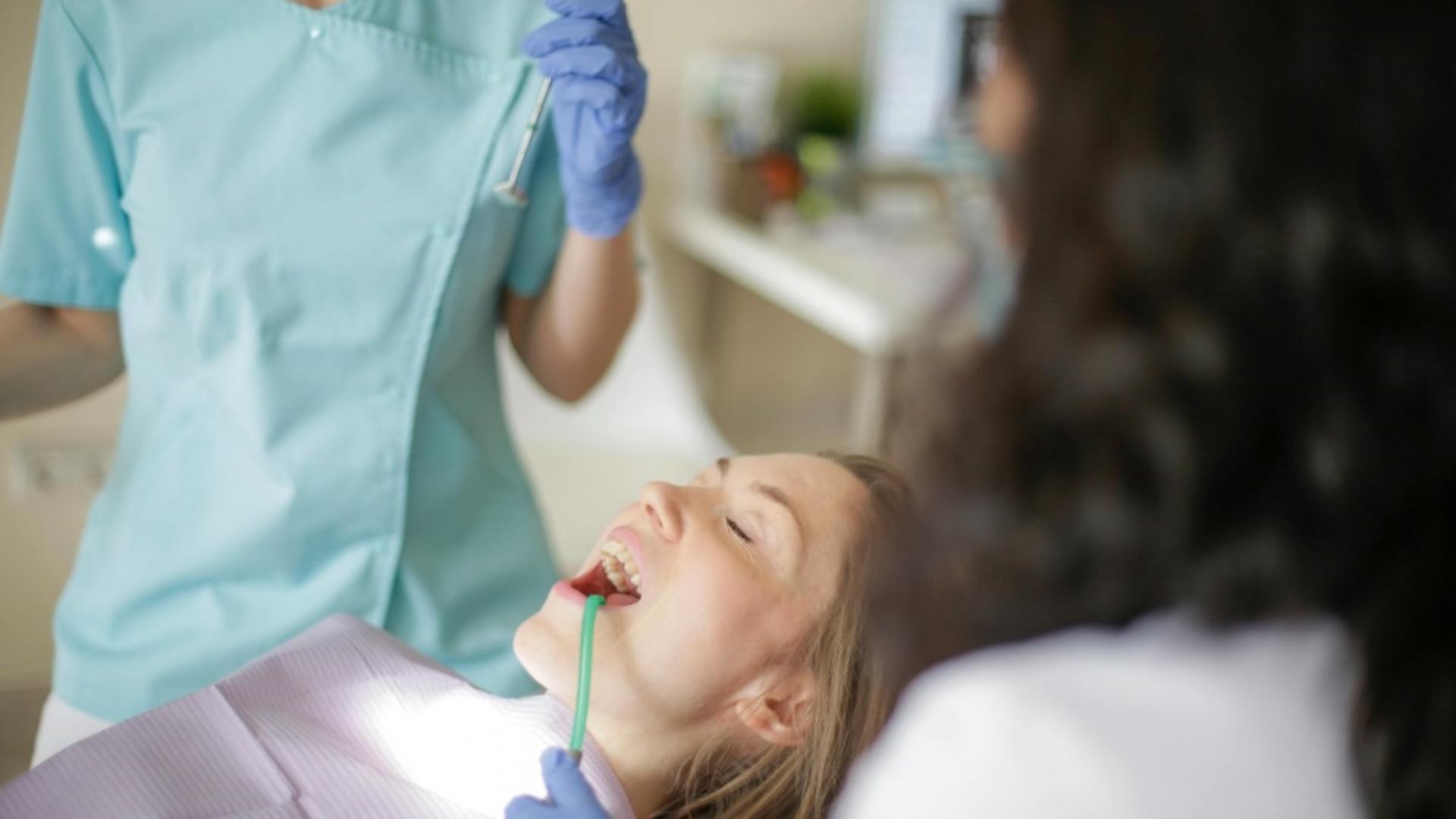 Aparatul dentar, soluția modernă pentru un zâmbet sănătos și corect aliniat