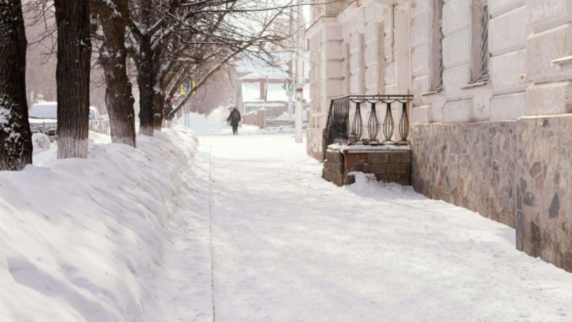 O primărie din România a fost amendată după ce orașul a fost blocat de zăpadă. Autoritatea publică nu și-a îndeplinit obligațiile de deszăpezire 