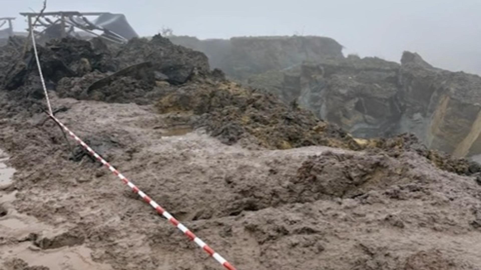 Alunecare de teren la mina Rovinari după ploile abundente: fluxul de transport al cărbunelui, afectat / Captură video 