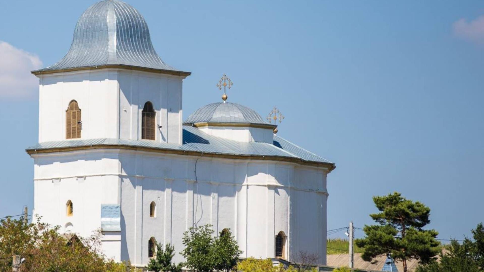 Un preot din județul Iași cere ajutor pe Facebook pentru plata facturii la curent.