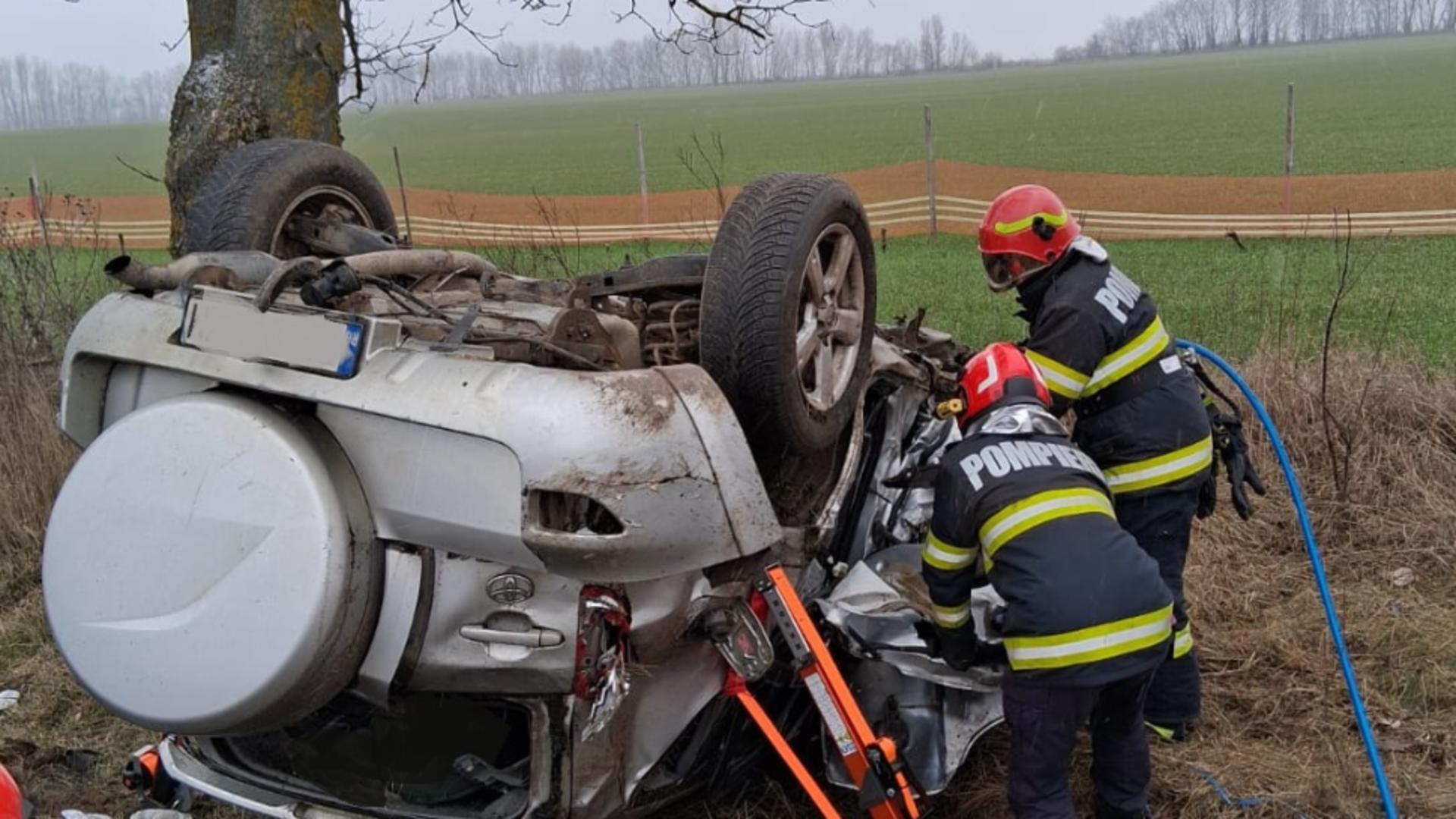 Accident grav în Bihor. Un bărbat a murit, altul transportat de urgență la spital.