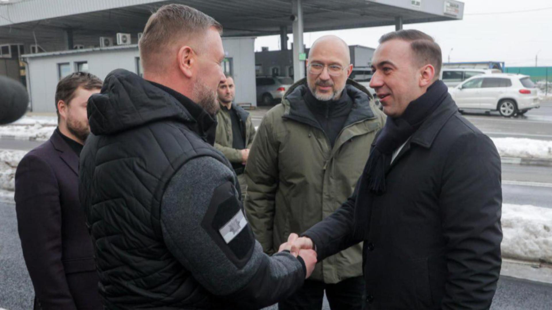 Bogdan Ivan, mesaj de la granița cu Ucraina: „Energia nu are granițe”/ Foto: Facebook