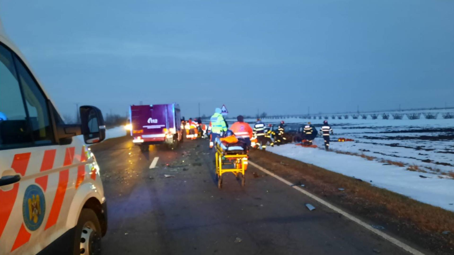 Accident grav în județul Brăila. Două victime în stop cardio‑respirator, trafic blocat pe ambele sensuri - VIDEO