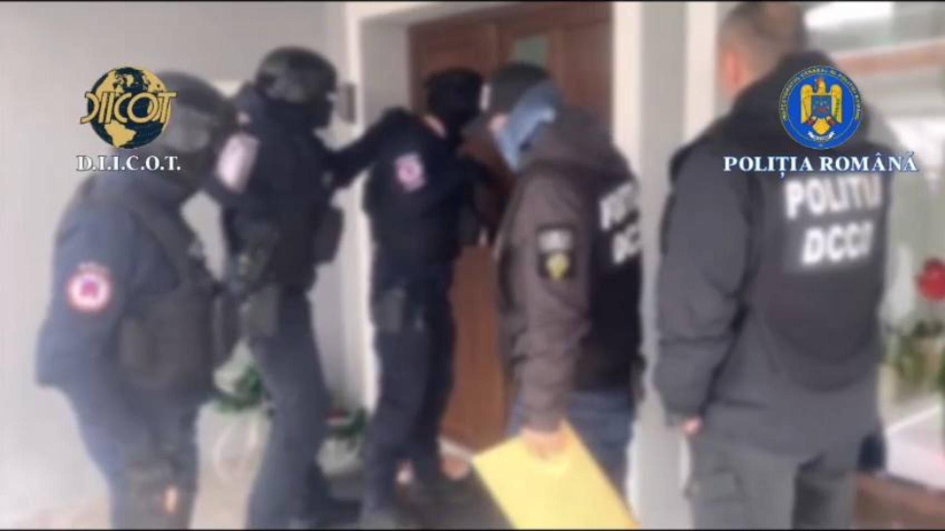 Polițist de frontieră - reținut