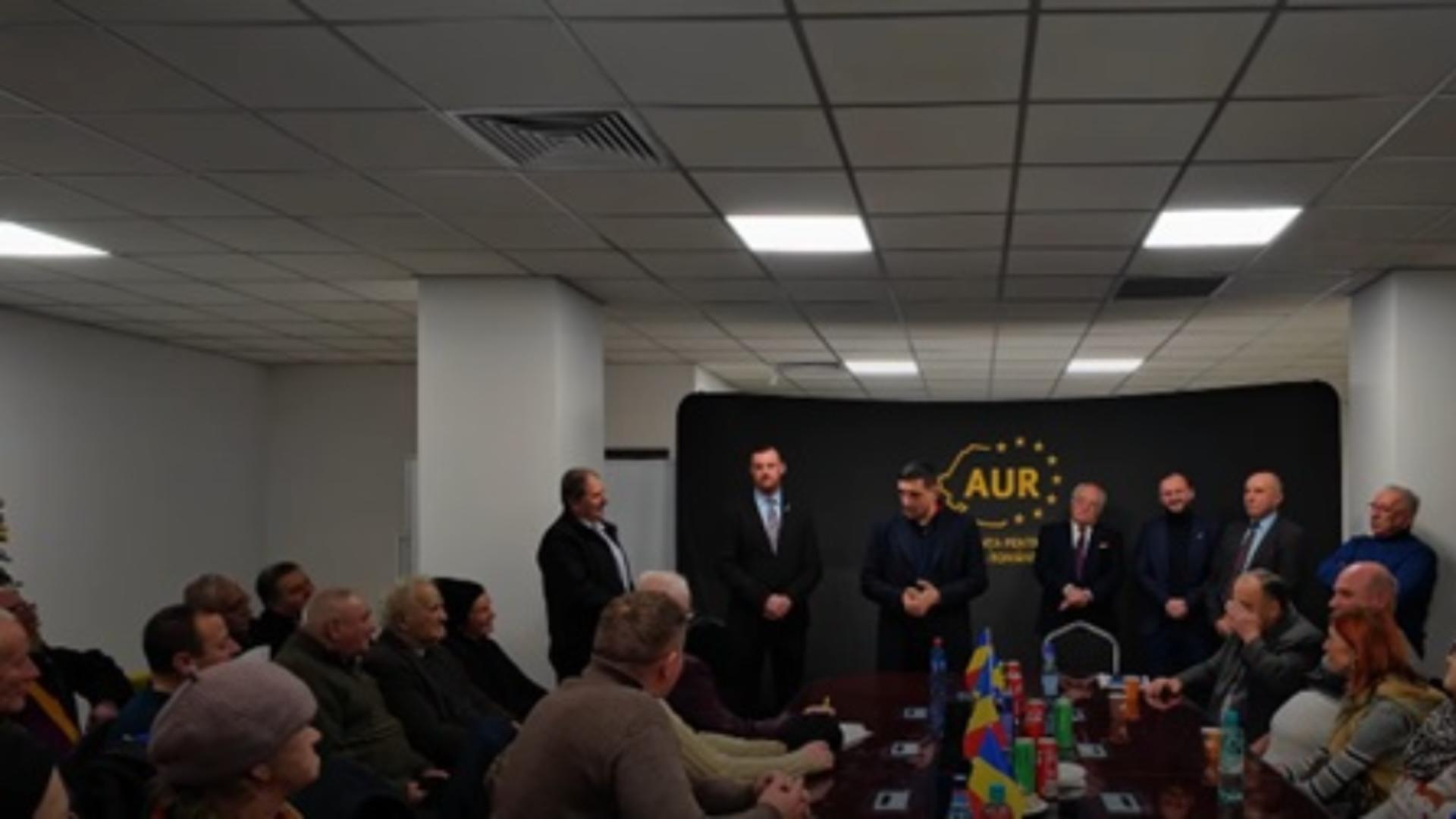 George Simion, mesaj din mijlocul pensionarilor: I-au făcut pe alții proprietari pe munca și pe pământurile noastre 