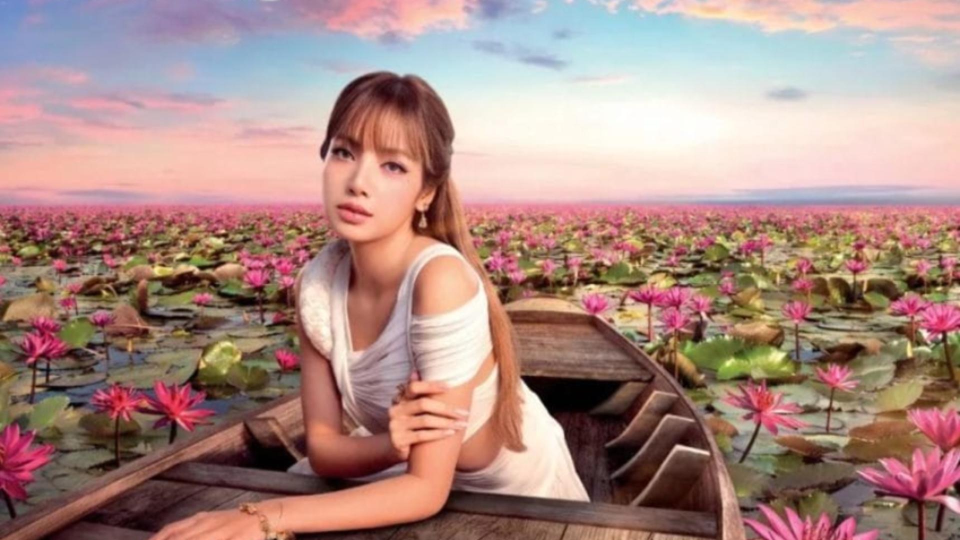 Artista a pozat pentru o reclamă turistică 