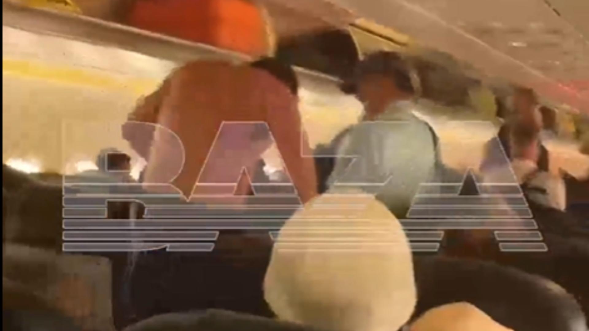 Haos la 10.000 de metri: un pasager beat a forțat aterizarea de urgență, într-o cursă Vietnam-Thailanda/ Captură video 