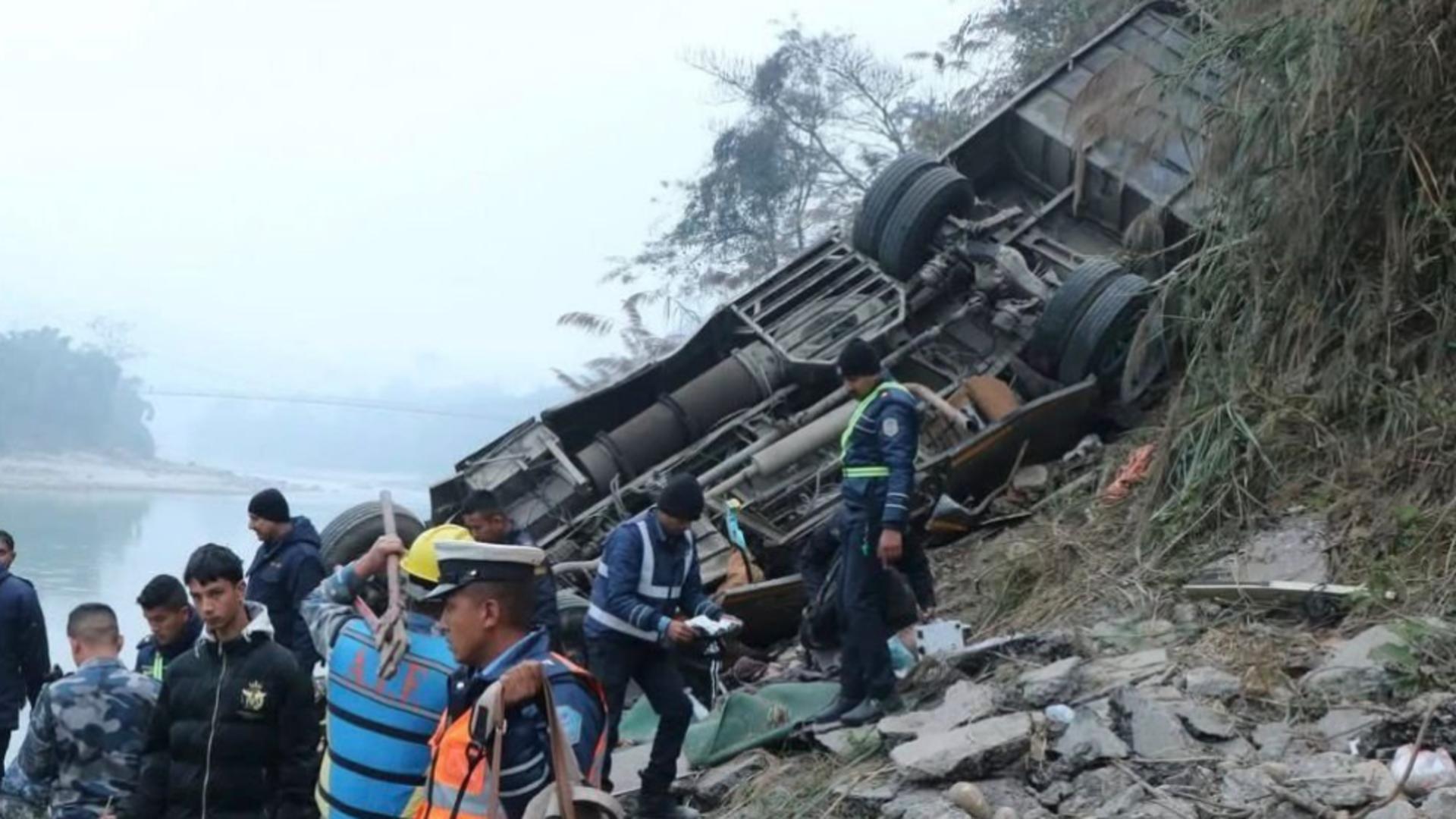 Accident grav în Nepal. Cel puțin 19 oameni au murit.