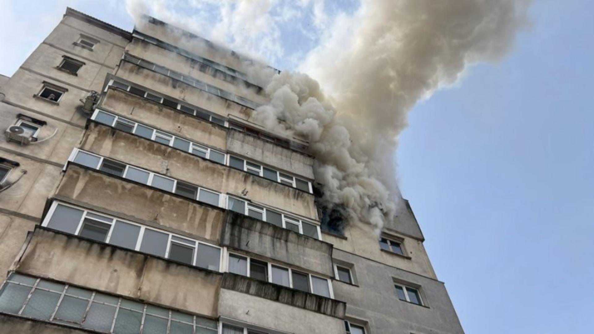 Incendiu într-un apartament din Iași. Șapte persoane au fost evacuate, printre care doi copii