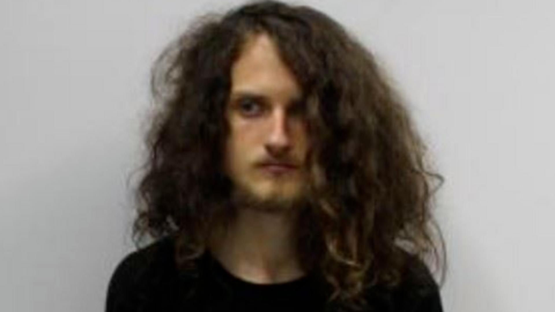 Tânărul care și-a ucis mama în Franța va fi extrădat.