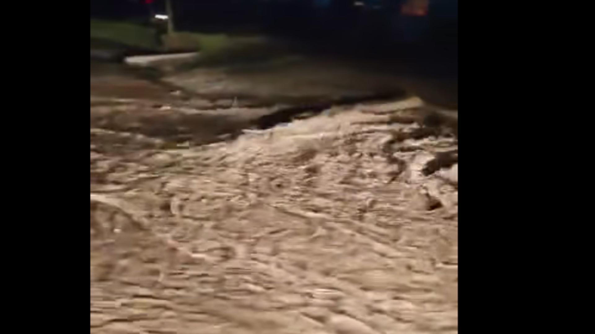 Puhoaie de apă pe E85, județul Buzău. Foto: Facebook