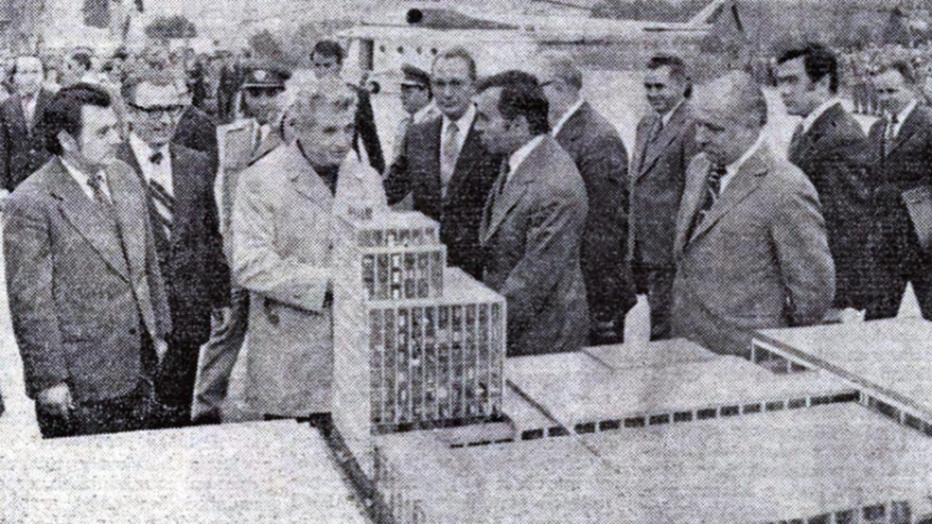 Colos industrial, prea solid ca să fie dărâmat