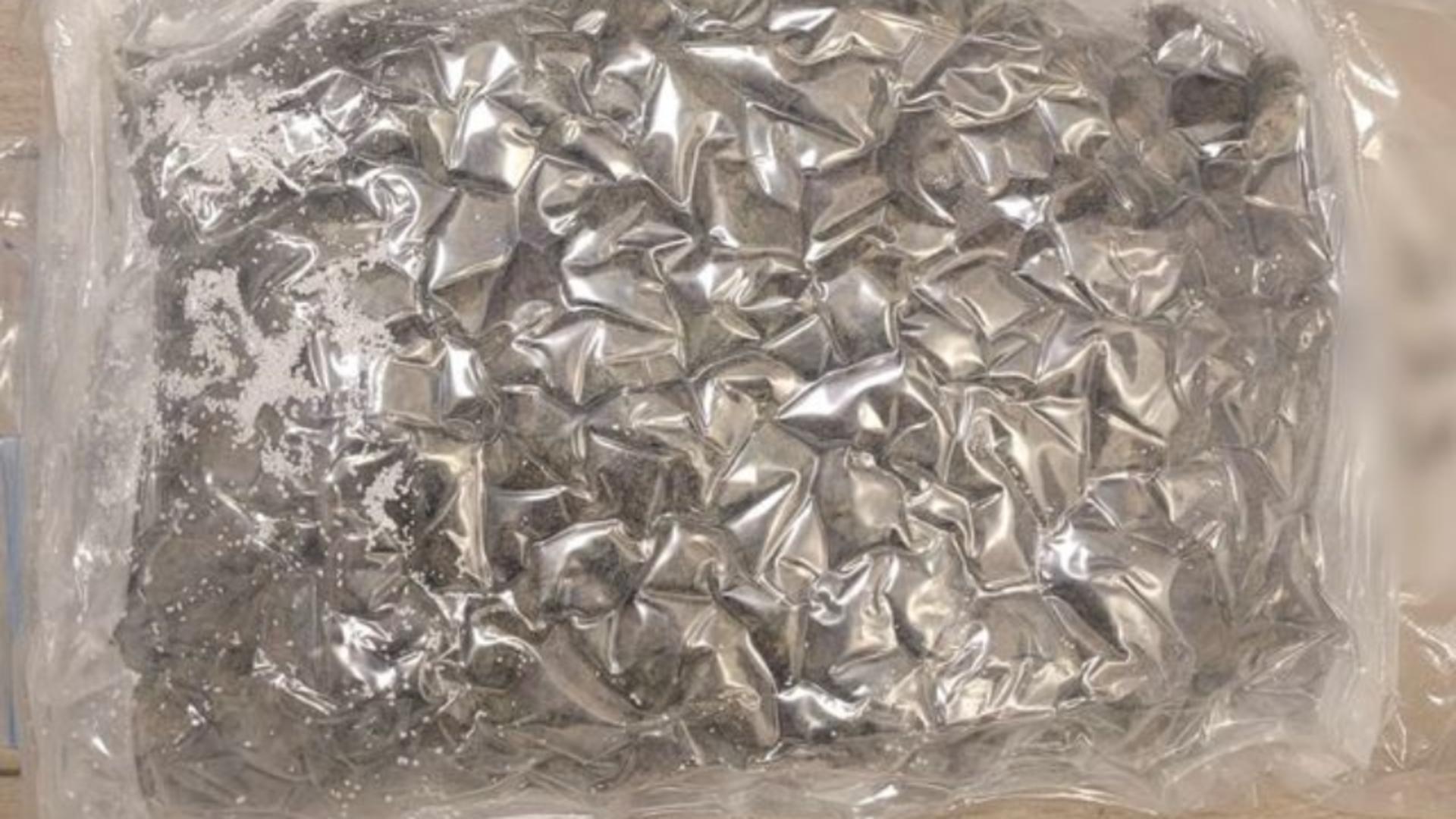 Tânărul avea un adevărat magazin de droguri