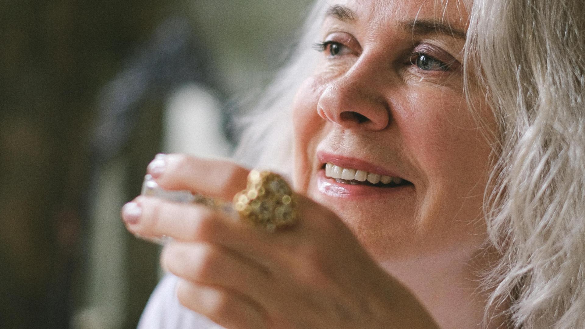 „Boala tăcută” care slăbește oasele începe fără simptome. La ce trebuie să fii atent pentru a preveni această afecțiune