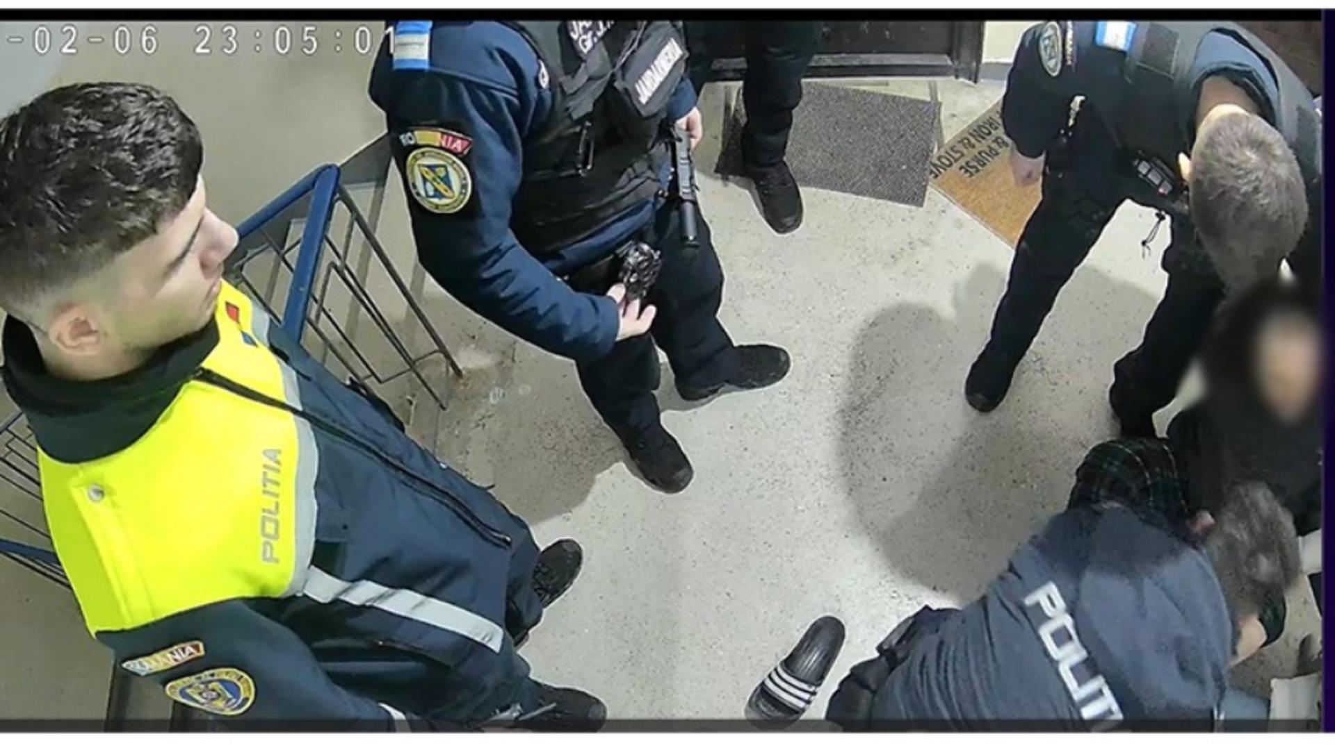 Scenă din timpul intervenției polițiștilor (captură video)