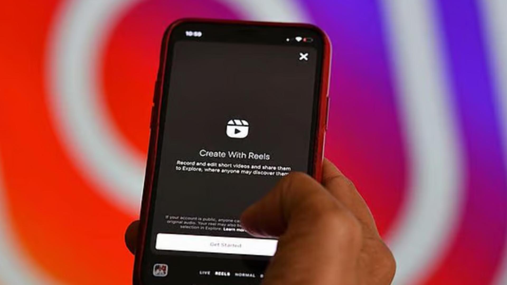 O femeie de 27 de ani din India a murit în timp ce filma un clip video pentru rețelele de socializare.