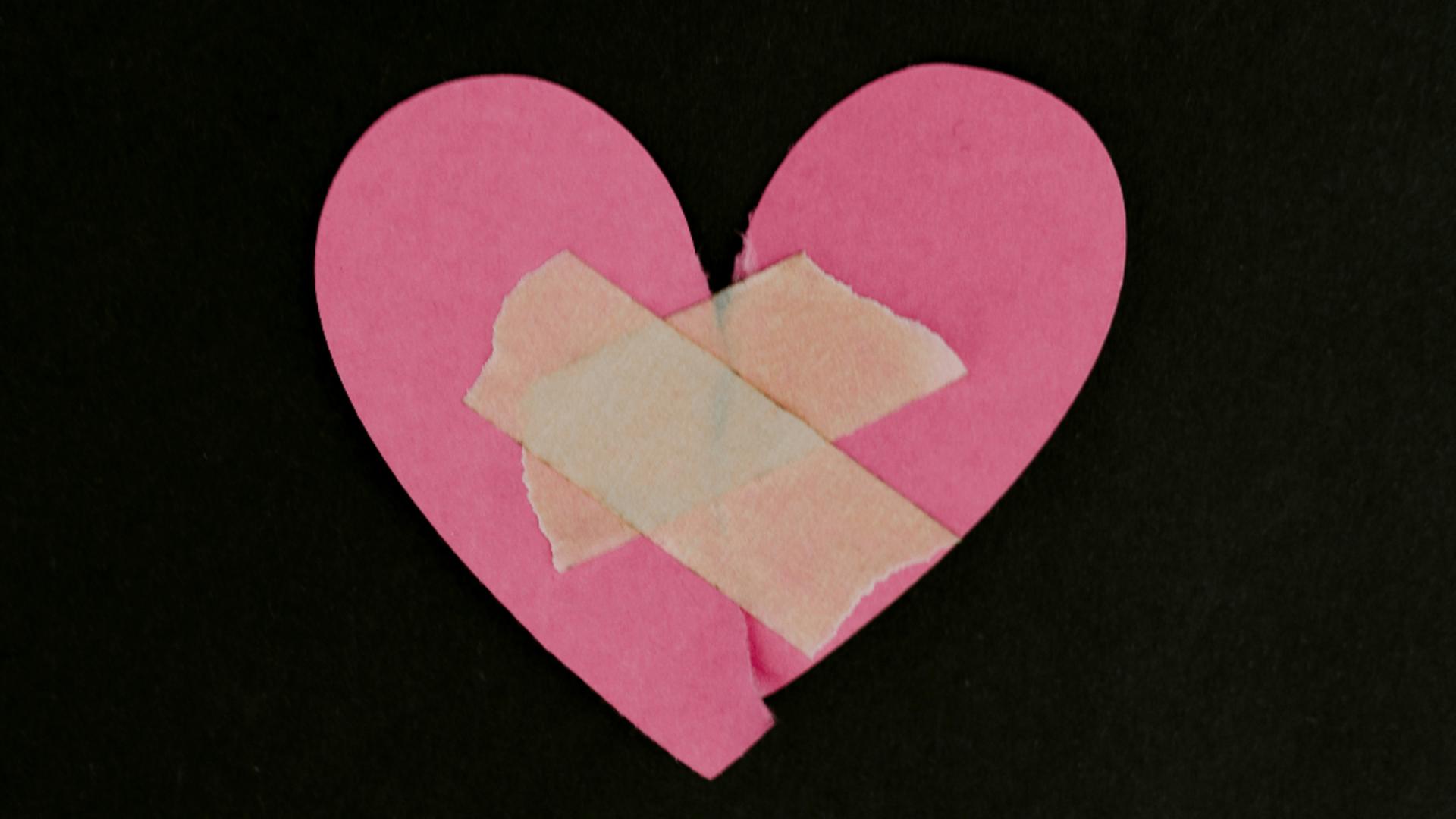 Tot mai multe cupluri se despart după trei ani de relație. Care sunt motivele.