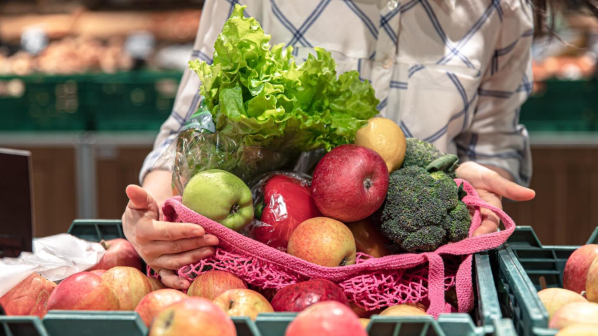 Legumele și fructele cu cele mai multe pesticide în România