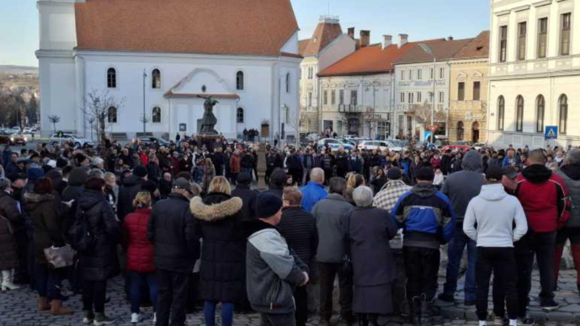 Oamenii din Odorheiul Secuiesc se alătură protestelor împotriva taxelor abuzive