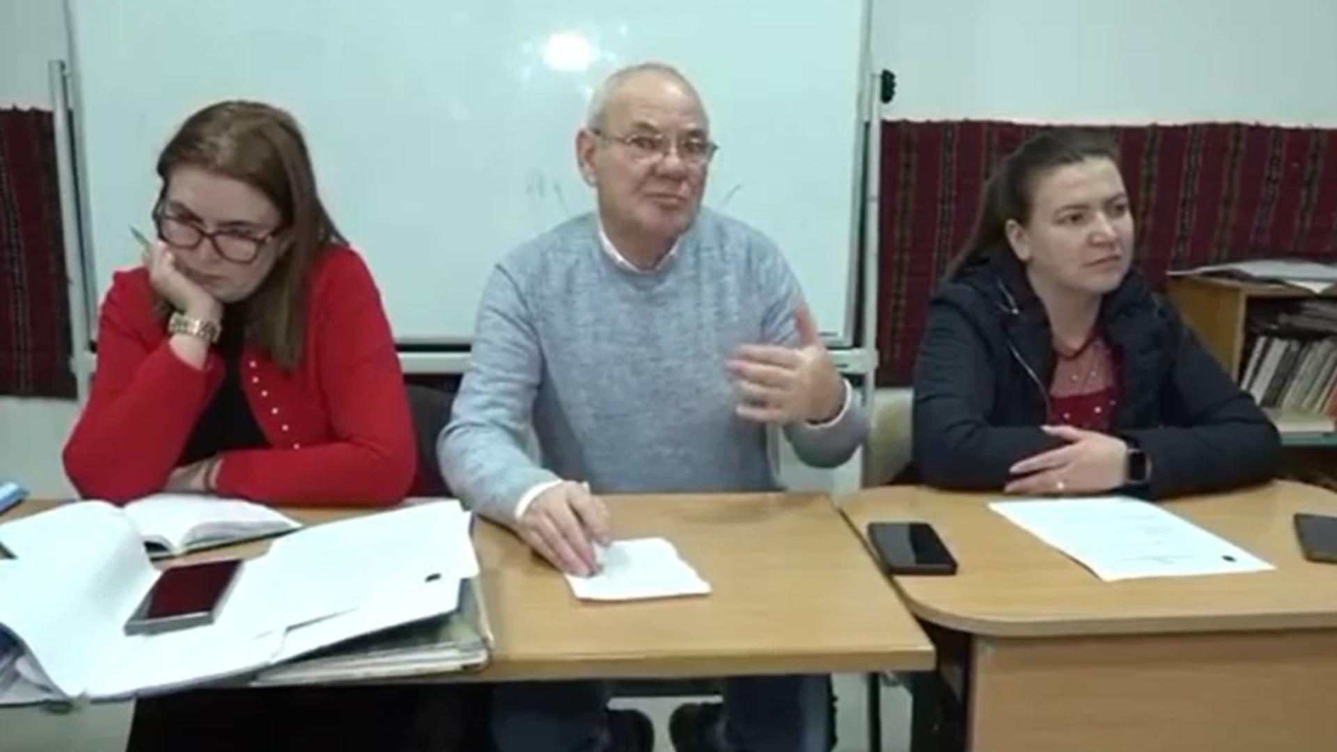 Un primar PNL taie și spânzură: „Cei care nu muncesc, nu merită să trăiască”