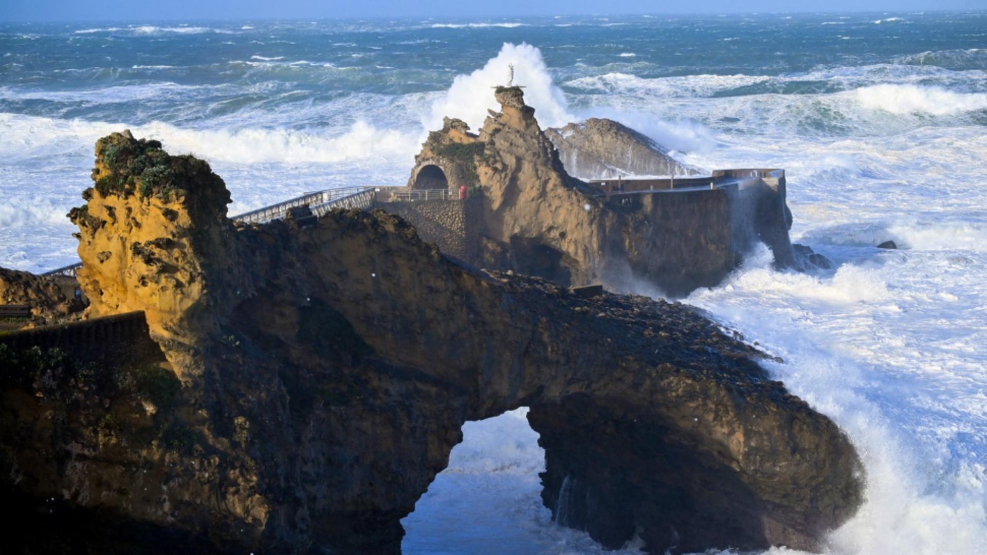 Furtuna Nils lovește Europa. Rafale de 200 km/h în Franța, cod roșu în Italia și Spania (foto: profimedia)