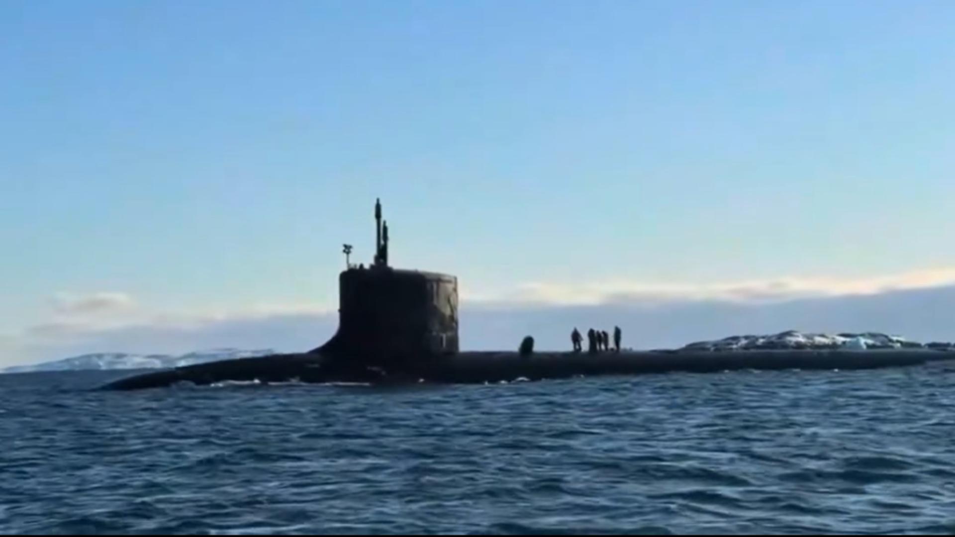 Un militar de pe un submarin al SUA a fost extras sâmbătă după-amiază de către Comandamentul Arctic. Foto/Captură video
