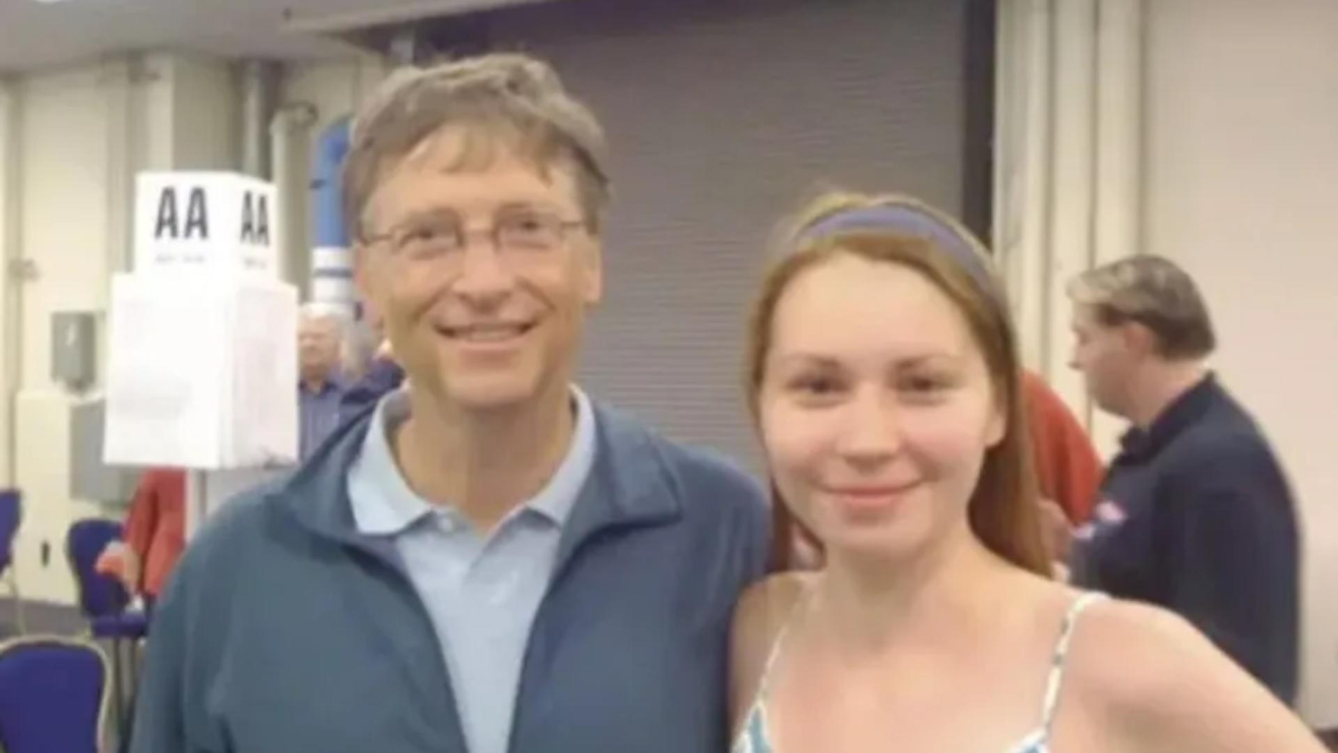Bill Gates ar fi recunoscut că a avut relații cu două rusoaice, în timp ce-și cerea scuze personalului pentru legăturile sale cu Epstein