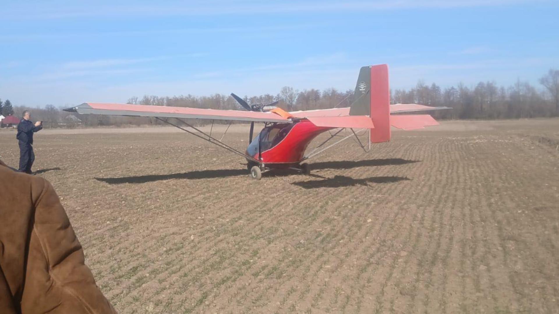 Un bărbat a aterizat în Suceava cu un avion de mici dimensiuni: a fugit din Ucraina.
