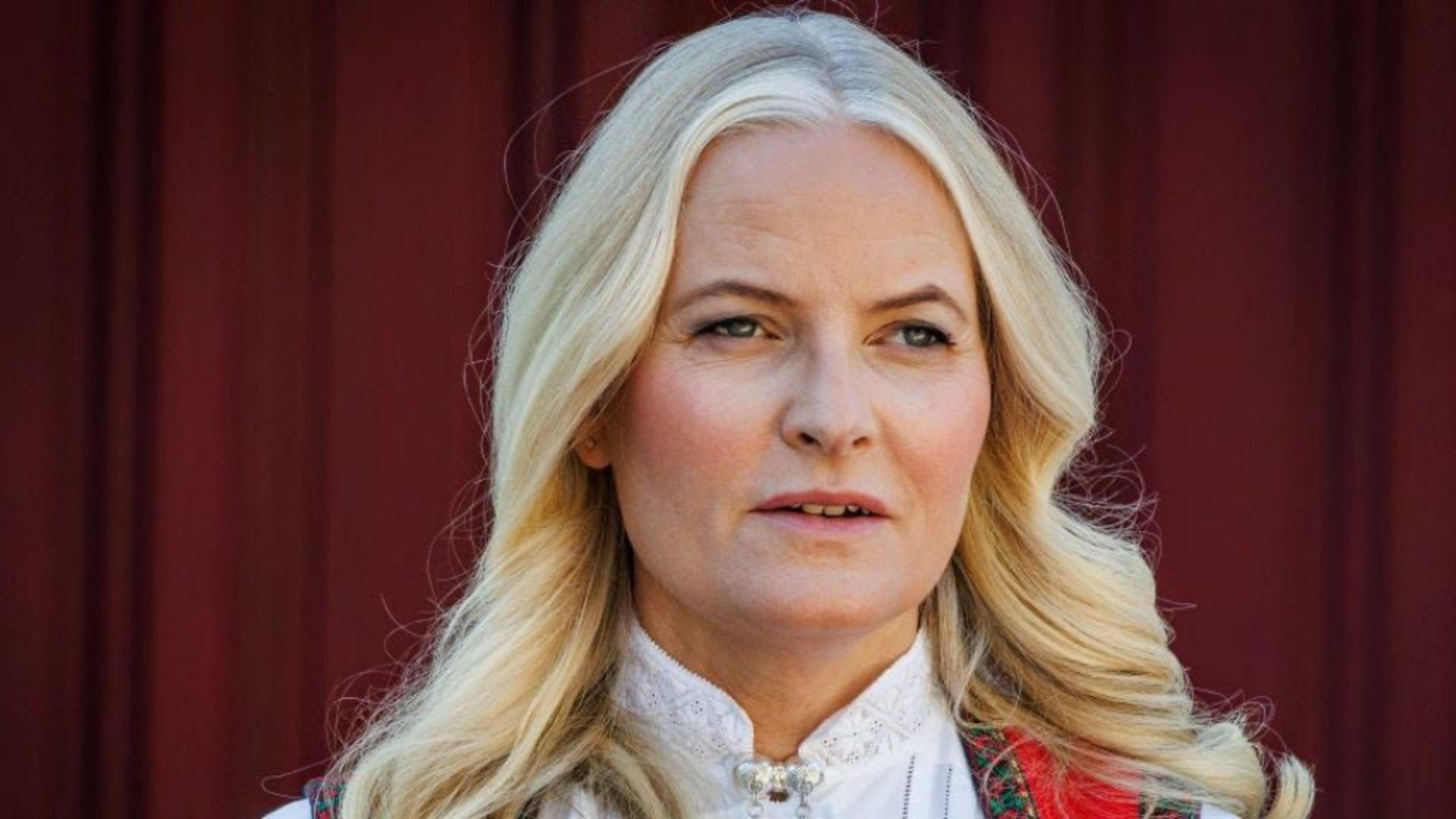 Prințesa Mette-Marit a Norvegiei afirmă că a fost „manipulată și înșelată” de Jeffrey Epstein