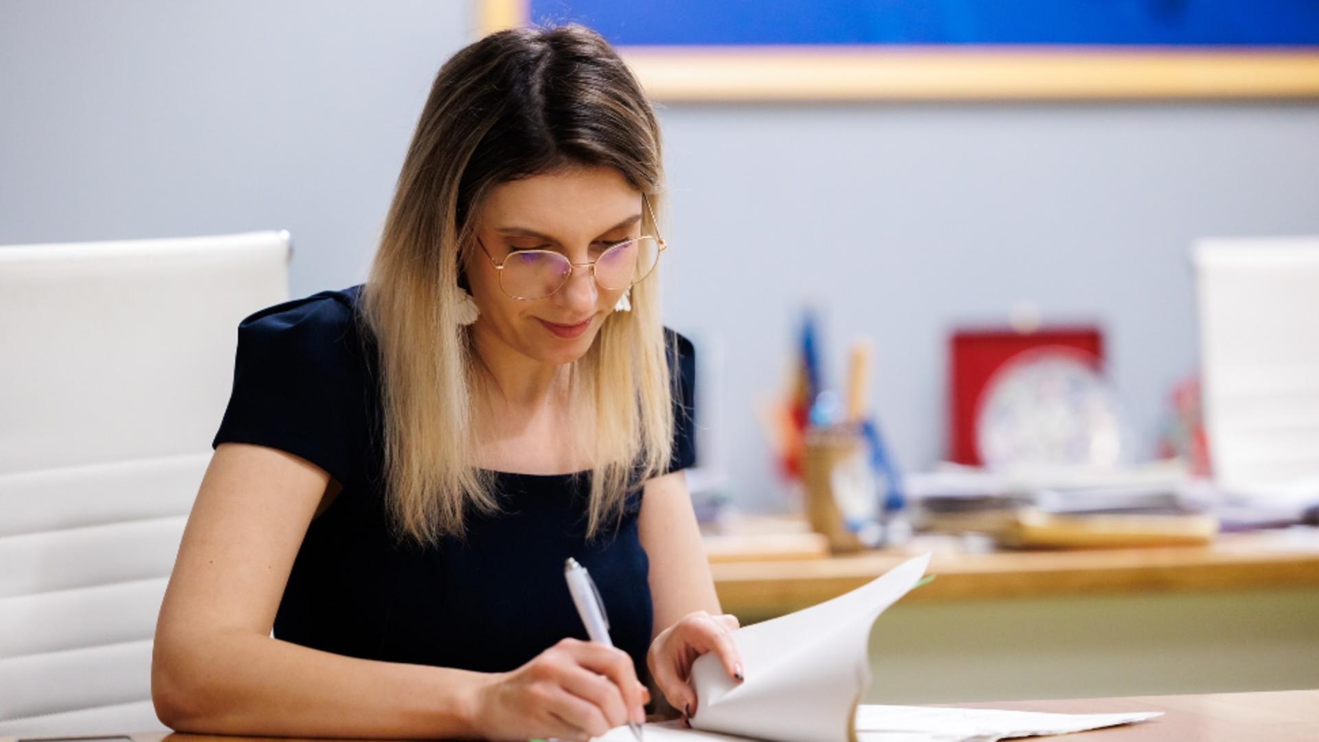 Diana Buzoianu, vizată de o nouă moțiune simplă. PACE – Întâi România a depus documentul în Senat