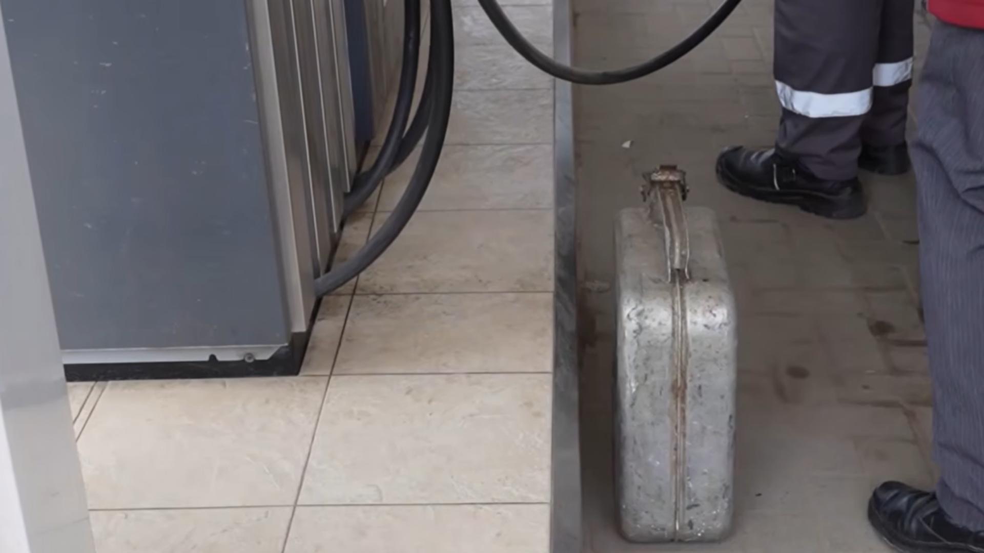 Oamenii fac provizii și în caniste (captură video)