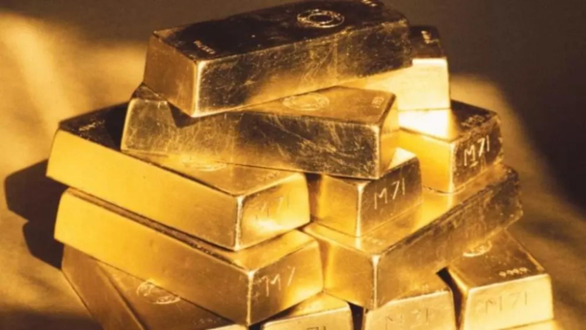 Prețul aurului este în scădere. Metalul prețios se ieftinește pe fondul conflictelor din Orientul Mijlociu și al nevoii globale de lichidități