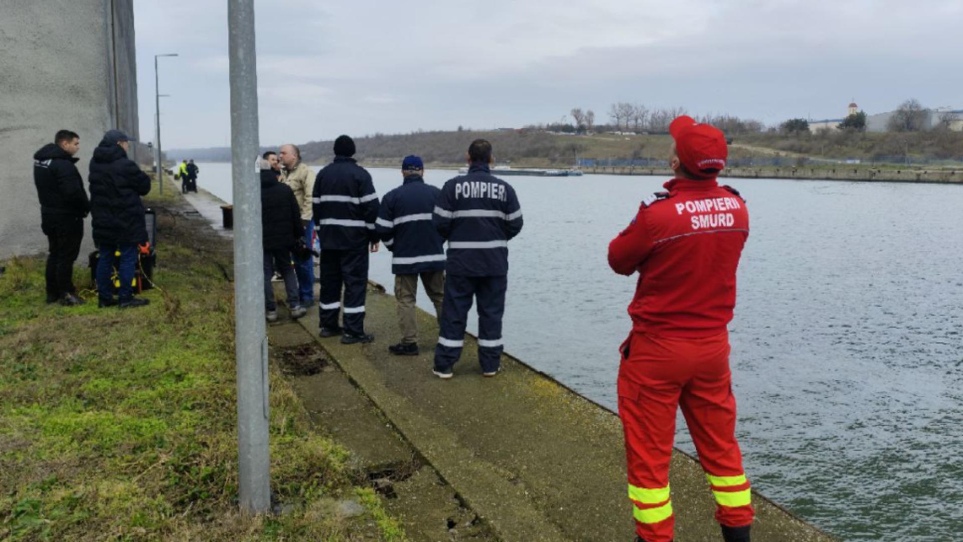 Trupul unei persoane, găsit în Canalul Dunăre Marea Neagră, lângă Agigea. Sursa foto: Ziuaconstanța.ro.