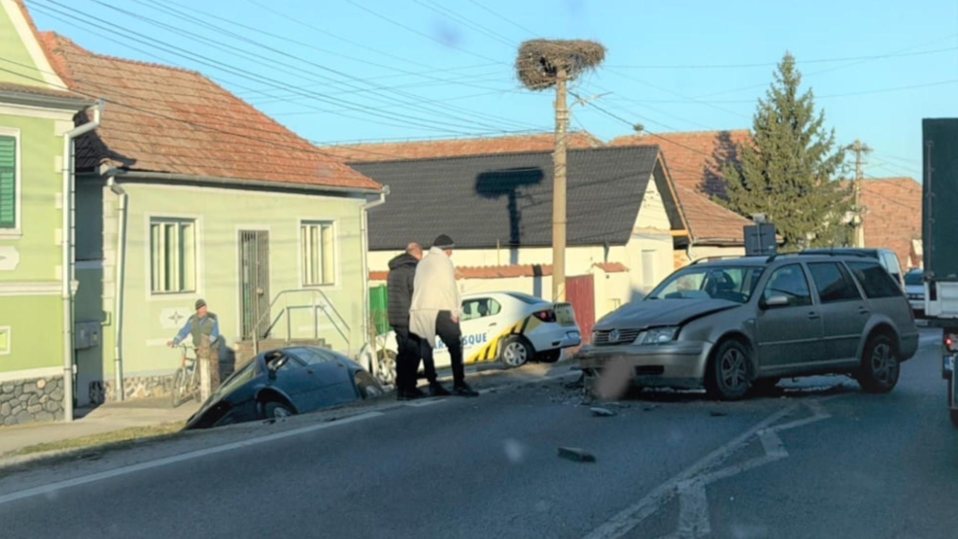 Accident grav pe DN14, în județul Sibiu. FOTO: Nova TV
