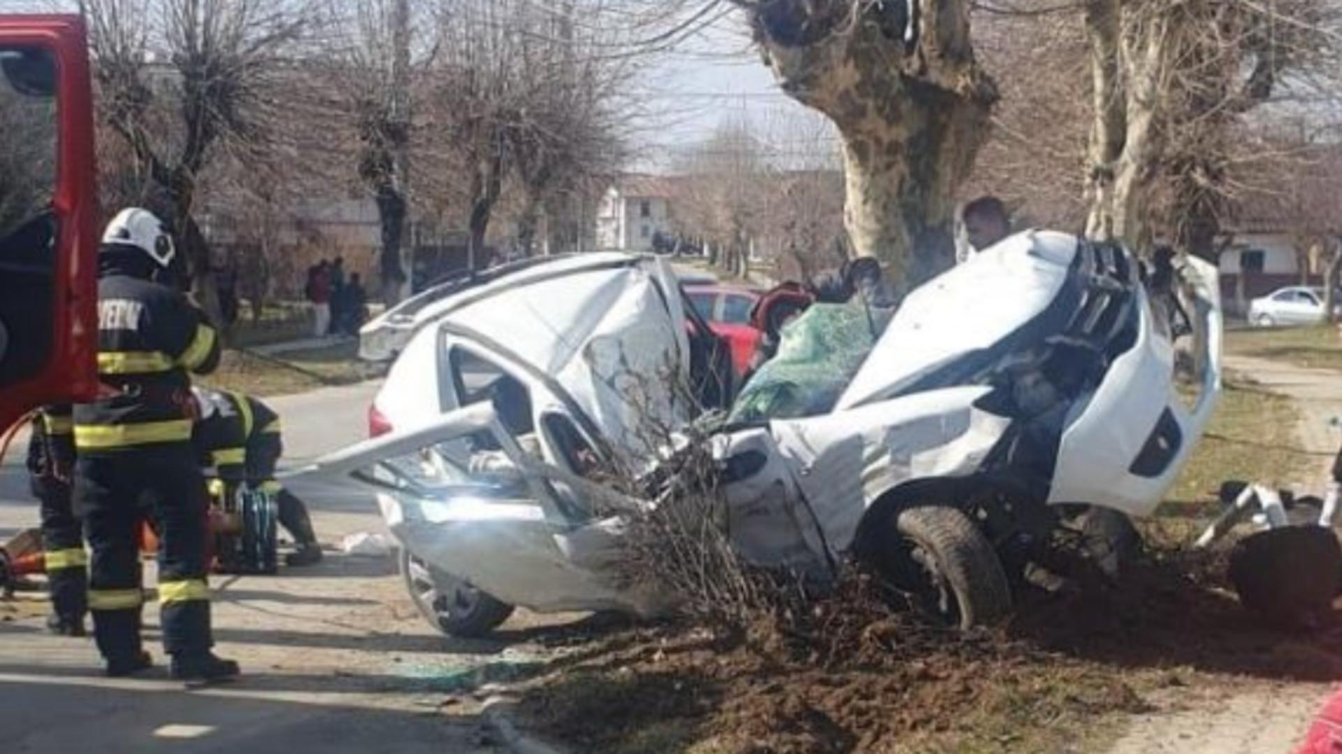 Accident rutier în Brașov. Un tânăr de 18 ani a murit. Nu avea permis de conducere. Sursa foto: Bunaziuafagaras.ro.