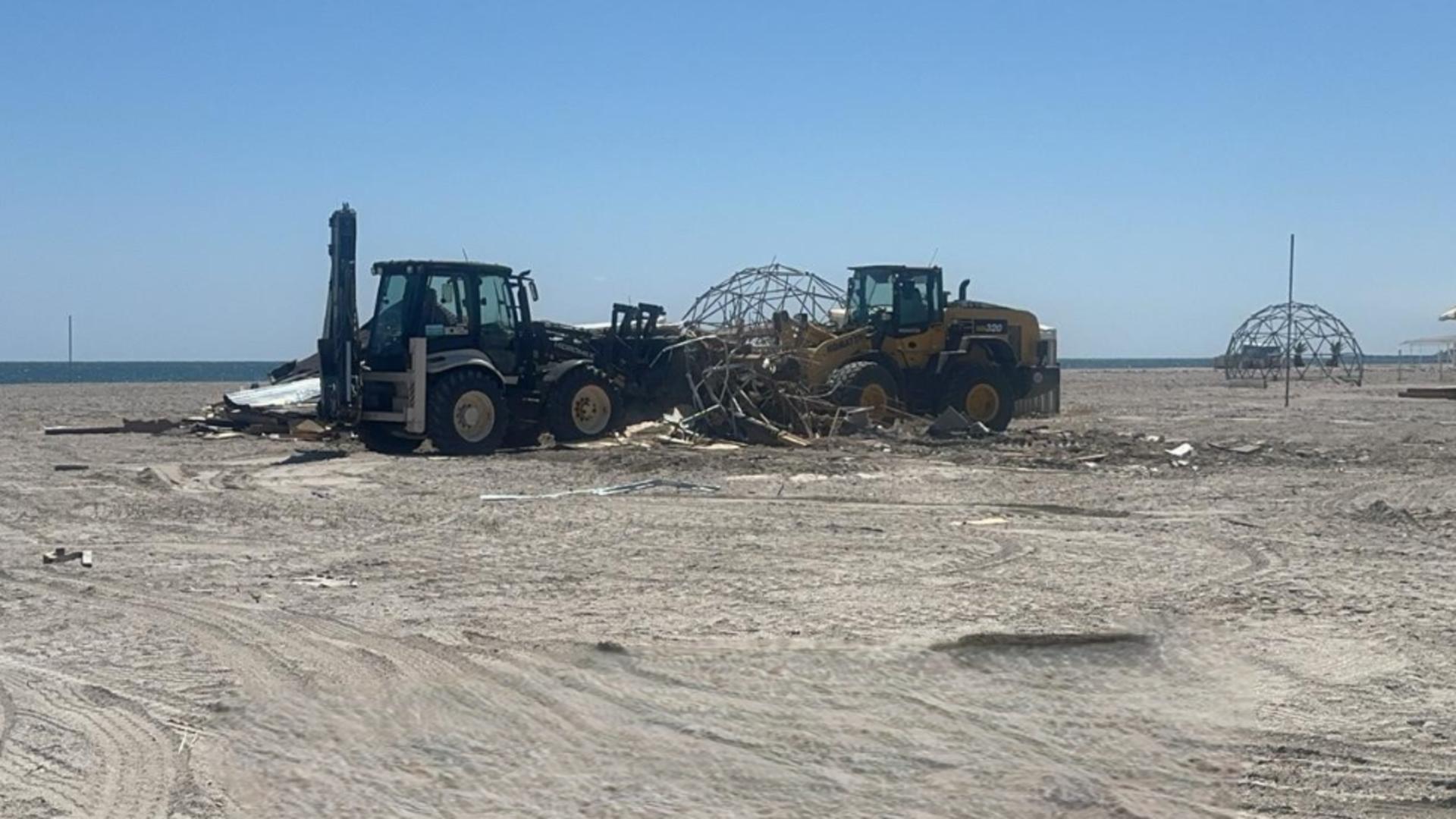 Rezervor de gaz îngropat ilegal, descoperit accidental pe o plajă din Năvodari. Anchete și controale pe întreg litoralul