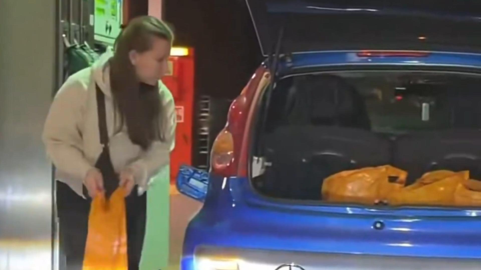 Filmată când pune benzină în pungi