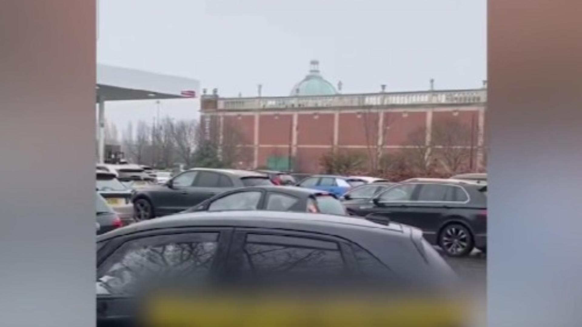 Coadă la benzinării