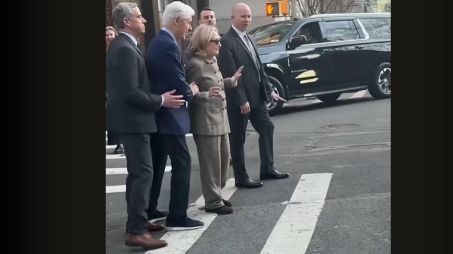 Momente de tensiune în plină stradă între Bill și Hillary Clinton! Foto/Captură video